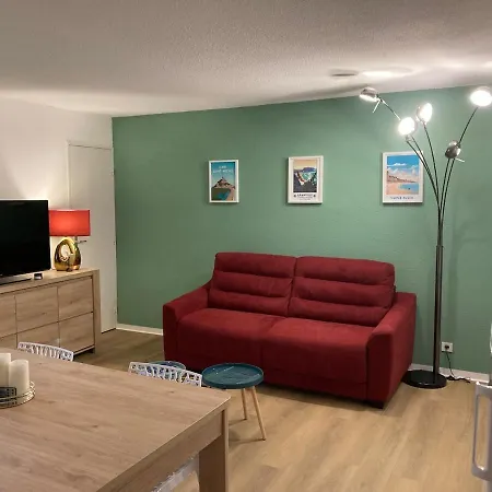 25 M De La - Front De - Vue Jardin