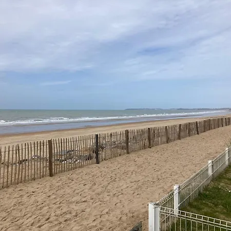 25 M De La - Front De - Vue Jardin Jullouville-les-Pins