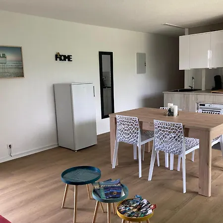 25 M De La - Front De - Vue Jardin Διαμέρισμα