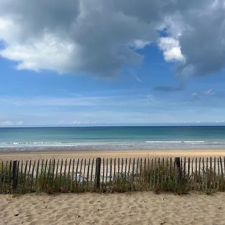 25 M De La - Front De - Vue Jardin *