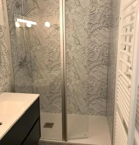 25 M De La - Front De - Vue Jardin * Jullouville-les-Pins