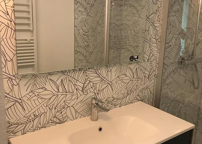 25 M De La - Front De - Vue Jardin Daire *