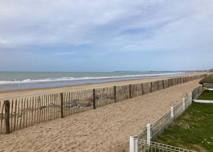 25 M De La - Front De - Vue Jardin Daire *