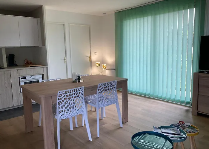 25 M De La - Front De - Vue Jardin Daire