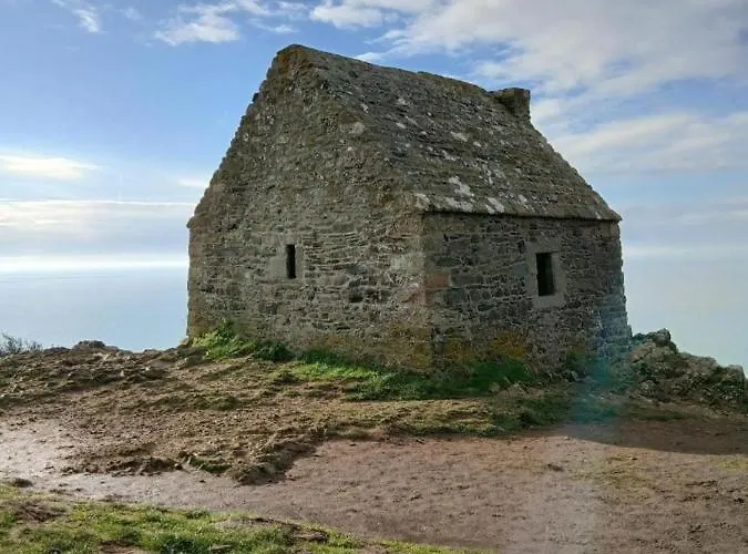 25 M De La - Front De - Vue Jardin *